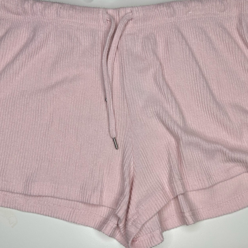 pink shorts